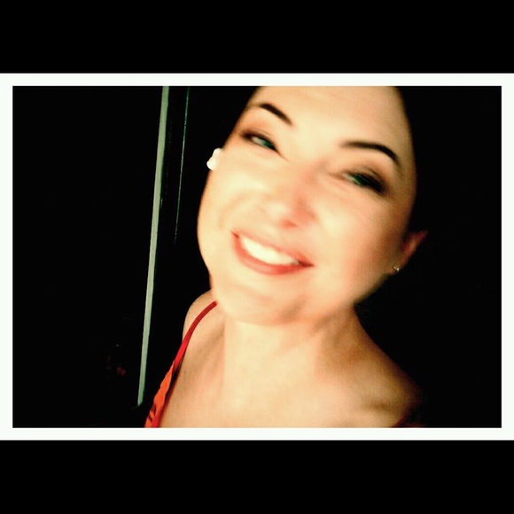 Meet your Posher, Cassie - Picture 1 of 8